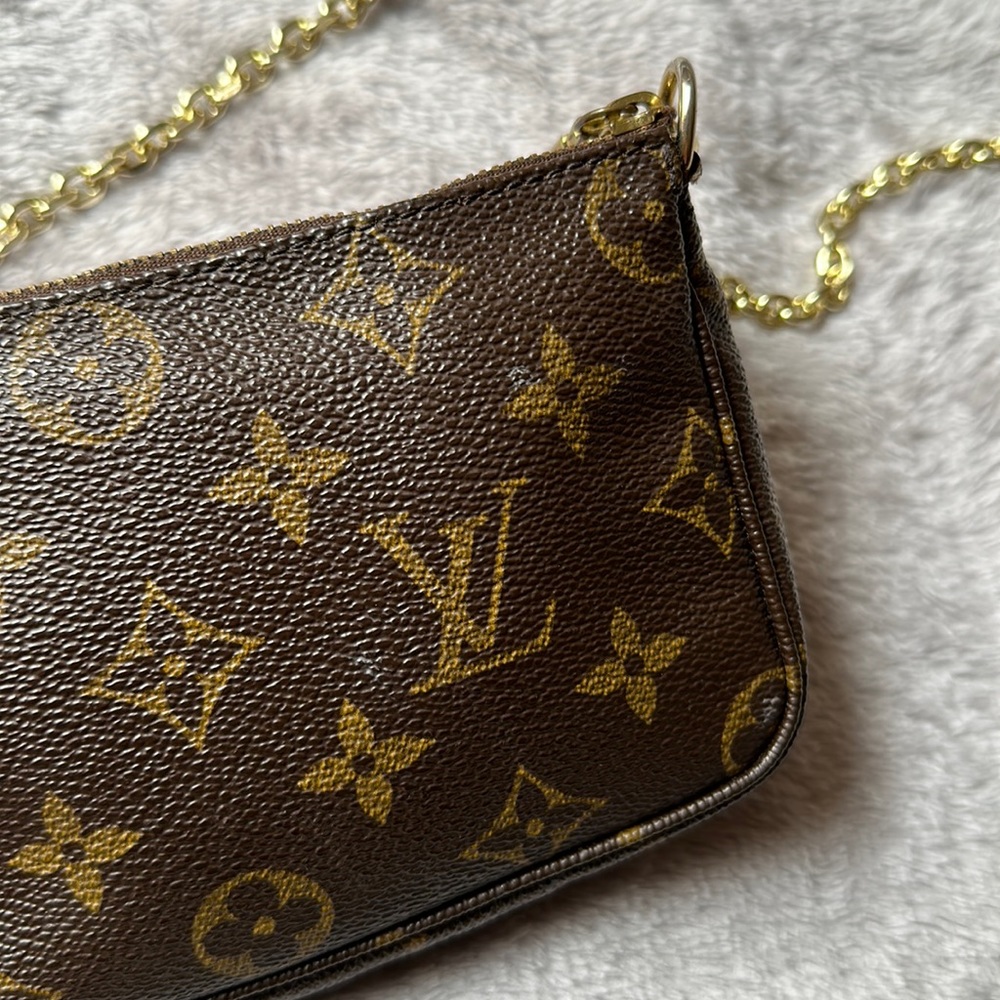 🔥🔥🔥Authentic Louis Vuitton Clutch Pouch Crossbody Bag - Picture 8 of 16